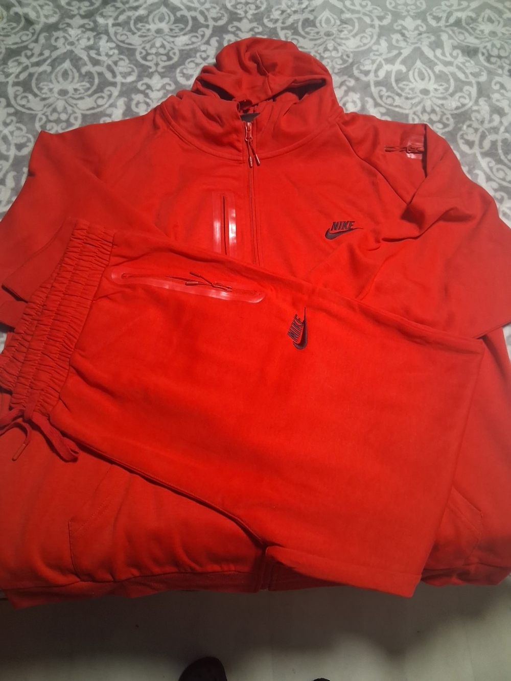 Nike Men's Red Zip-Up Hoodie and Sweatpants Set